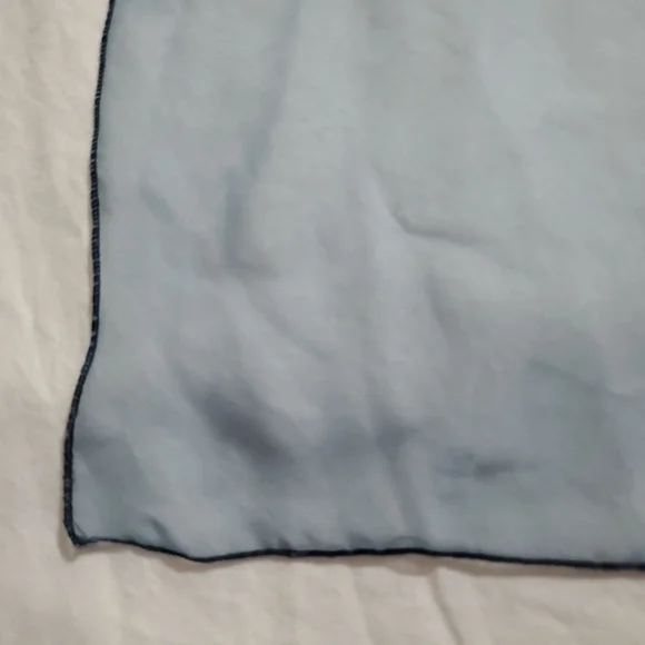 Vintage Scarf OLD NAVY Delicate Chiffon BLUE OMBRE Made In Italy 16" SQUARE - Picture 5 of 8